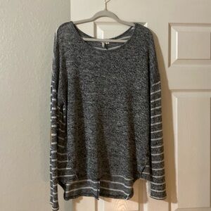 Long sleeve light sweater